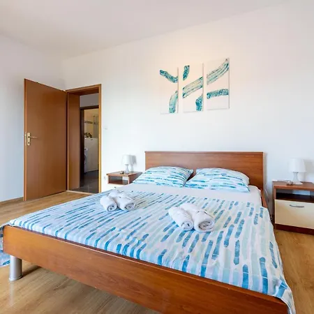 Trossana Apartament *